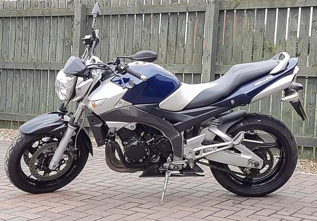 suzuki gsr600